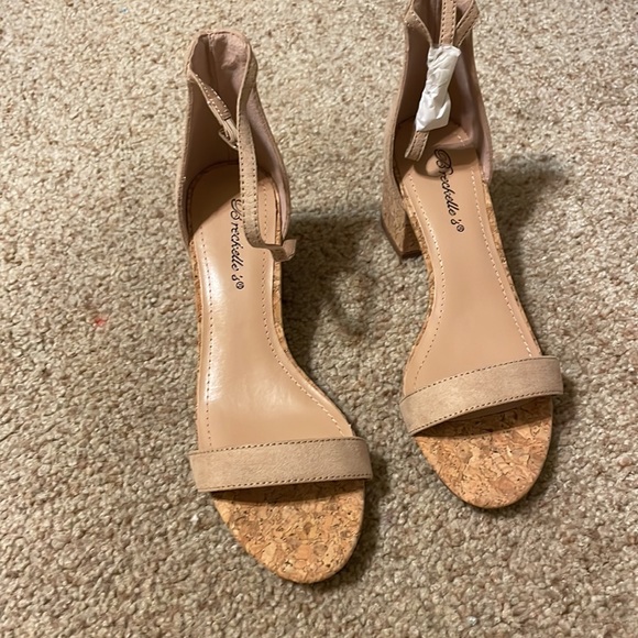Block cork heel suede sandals in nude - Picture 2 of 5